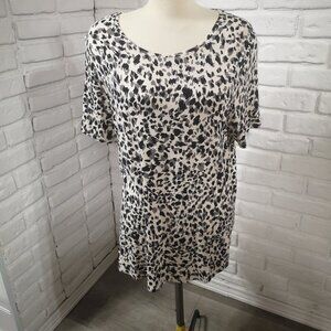 Additional Elle Modern Ladies Size 2X Black Grey & Cream Animal Print Top